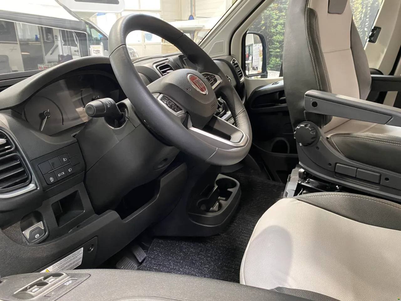 Van 3